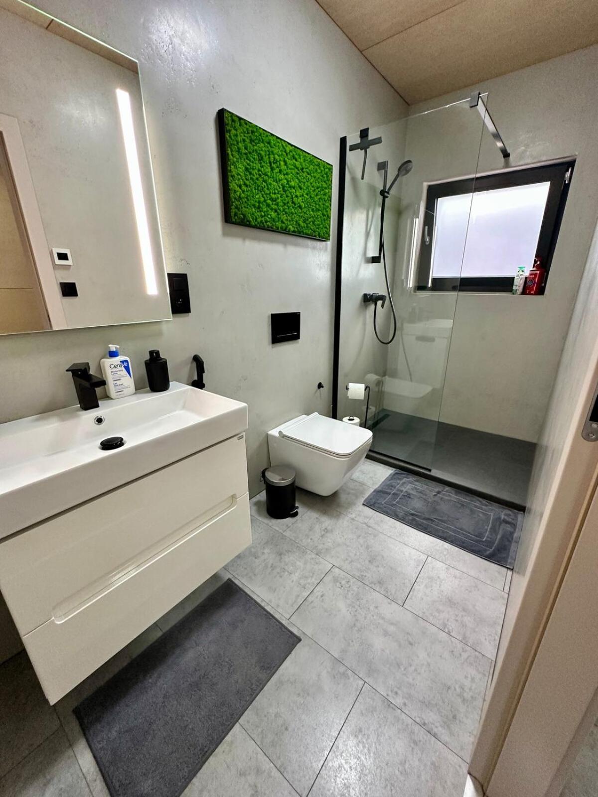 Houseboat With Touch Of Luxury Bratislava