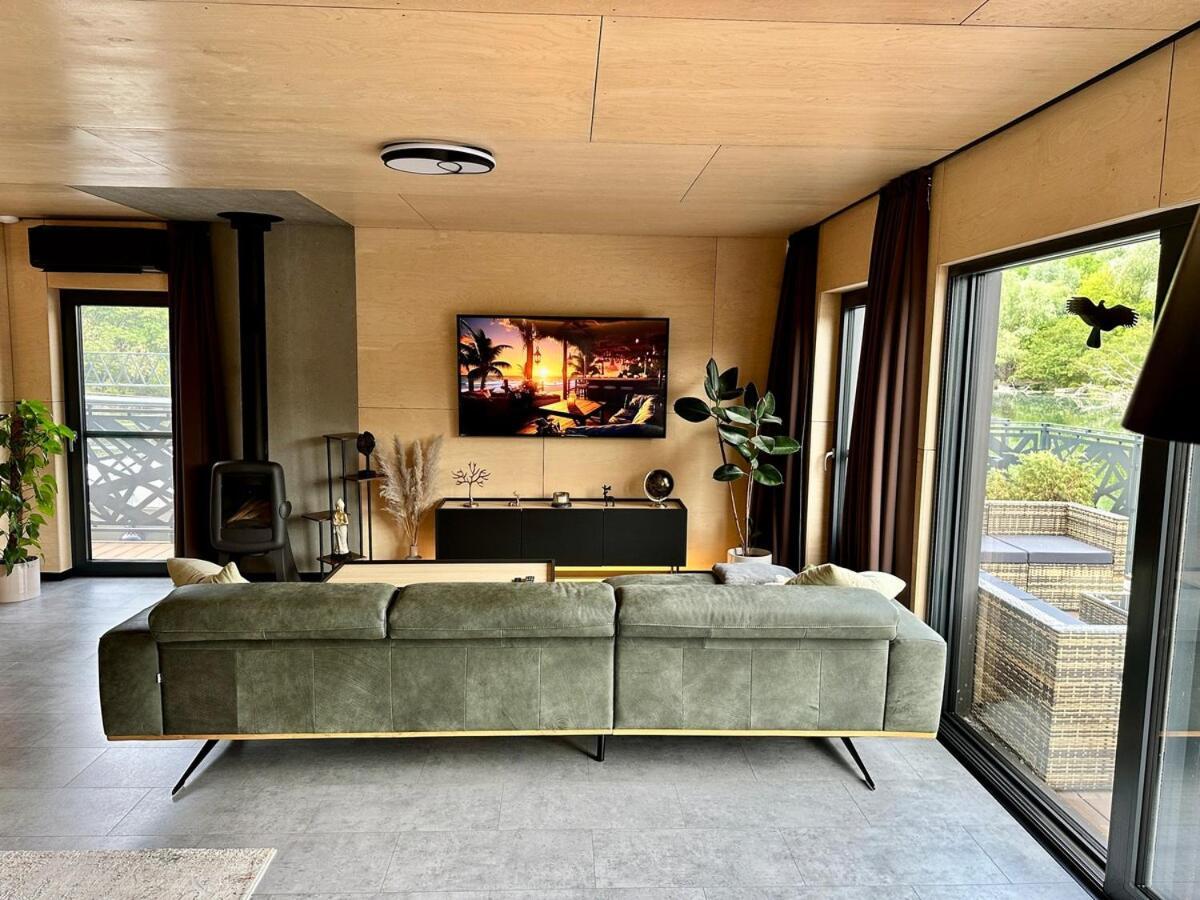 Dom wakacyjny Houseboat With Touch Of Luxury Bratysława