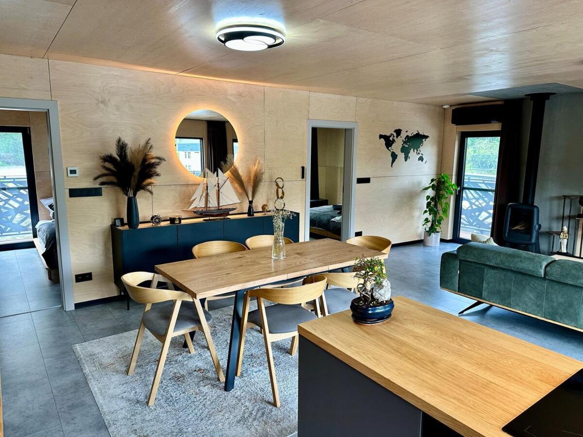 Houseboat With Touch Of Luxury Bratislava
